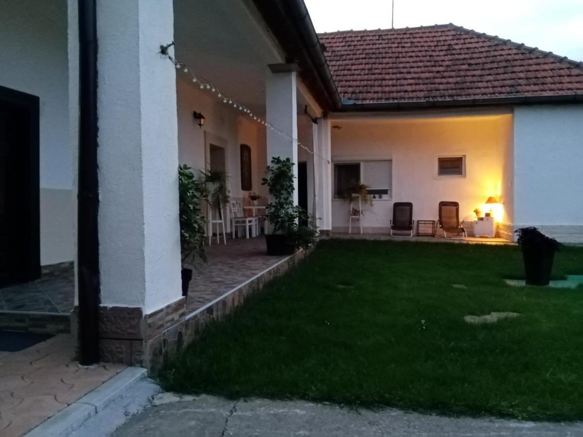 Apartman Katarina Backi Monostor Exteriér fotografie